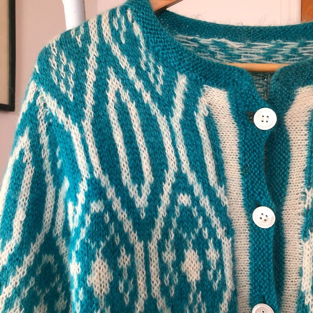 Geometric Patterned Knit Cardigan - image 4